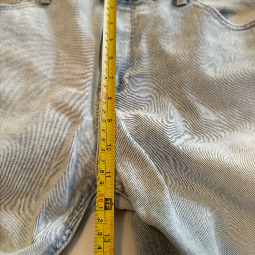 Time and Tru Women's High-Rise Mom Jeans - Light Wash Distressed Ankle Denim - Picture 8 of 11